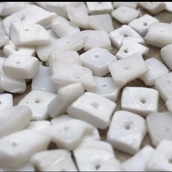 300+ White Square Puka Pooka Shell Beads Jewelry Making Crafting DIY Bulk Lot - Picture 9 of 11